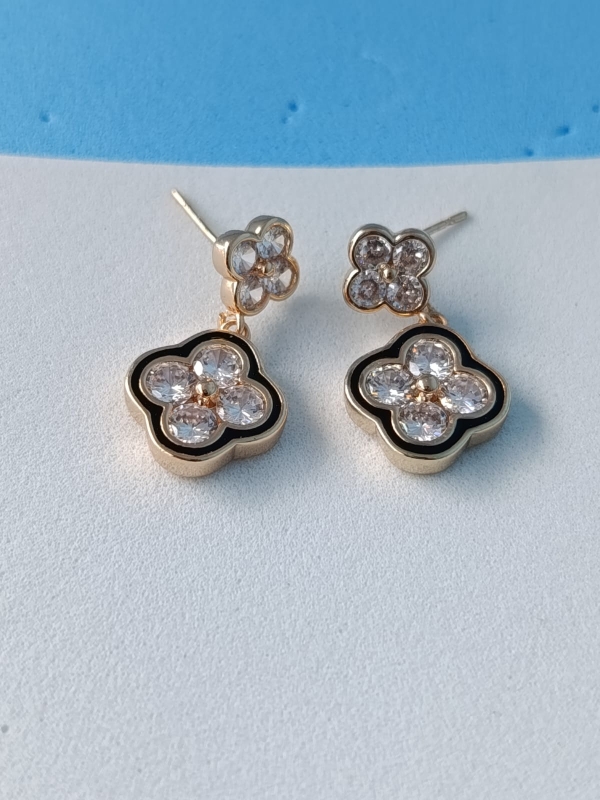 Brinco trevo estilo Van Cleef - Imagem 2