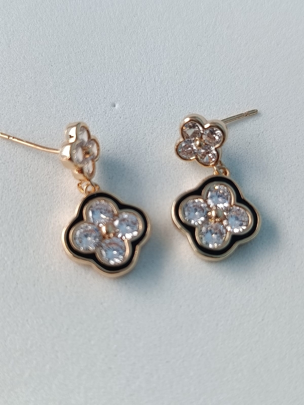 Brinco trevo estilo Van Cleef - Imagem 3