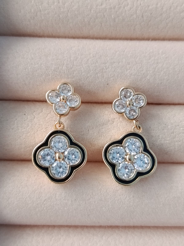 Brinco trevo estilo Van Cleef