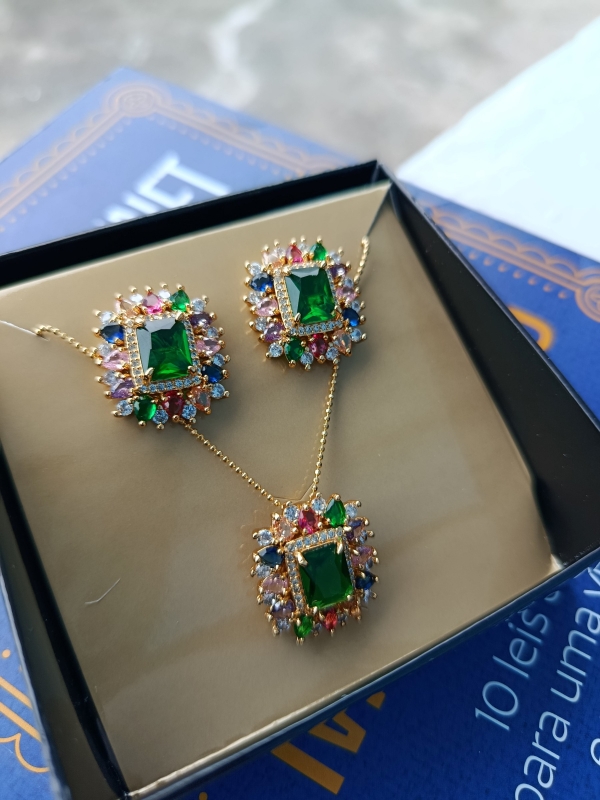 Colar com micro zircônias coloridas - Imagem 2
