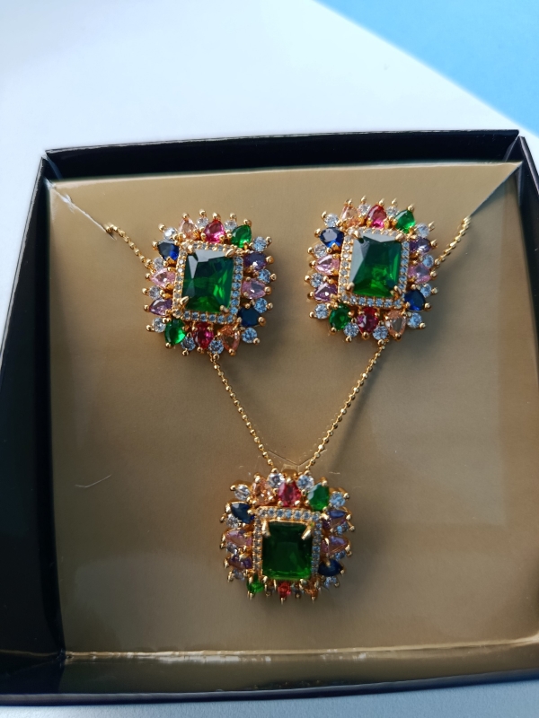 Colar com micro zircônias coloridas - Imagem 3