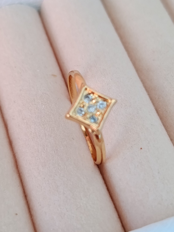 ANEL COM MICROZIRCONIAS